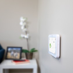 WQVTAST+ Qolsys central repeater remote keypad by Sicurit